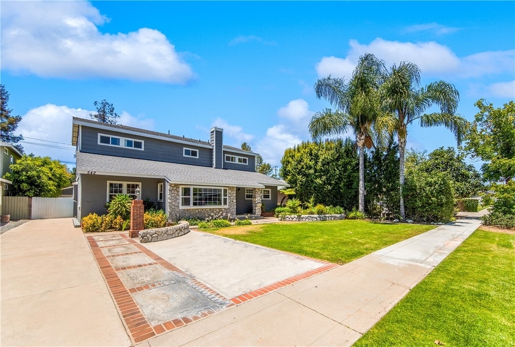 542 N Waverly Street - Photo 1