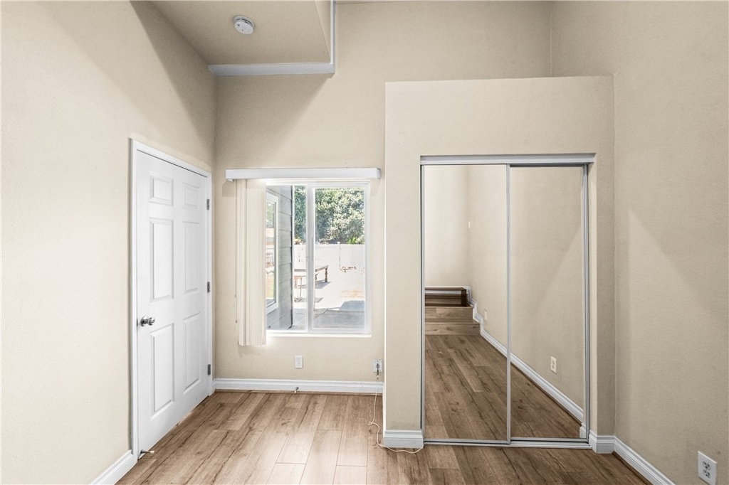 542 N Waverly Street - Photo 35