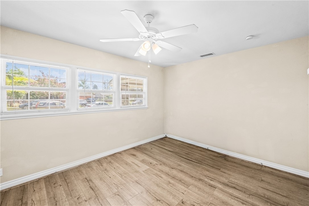 542 N Waverly Street - Photo 28