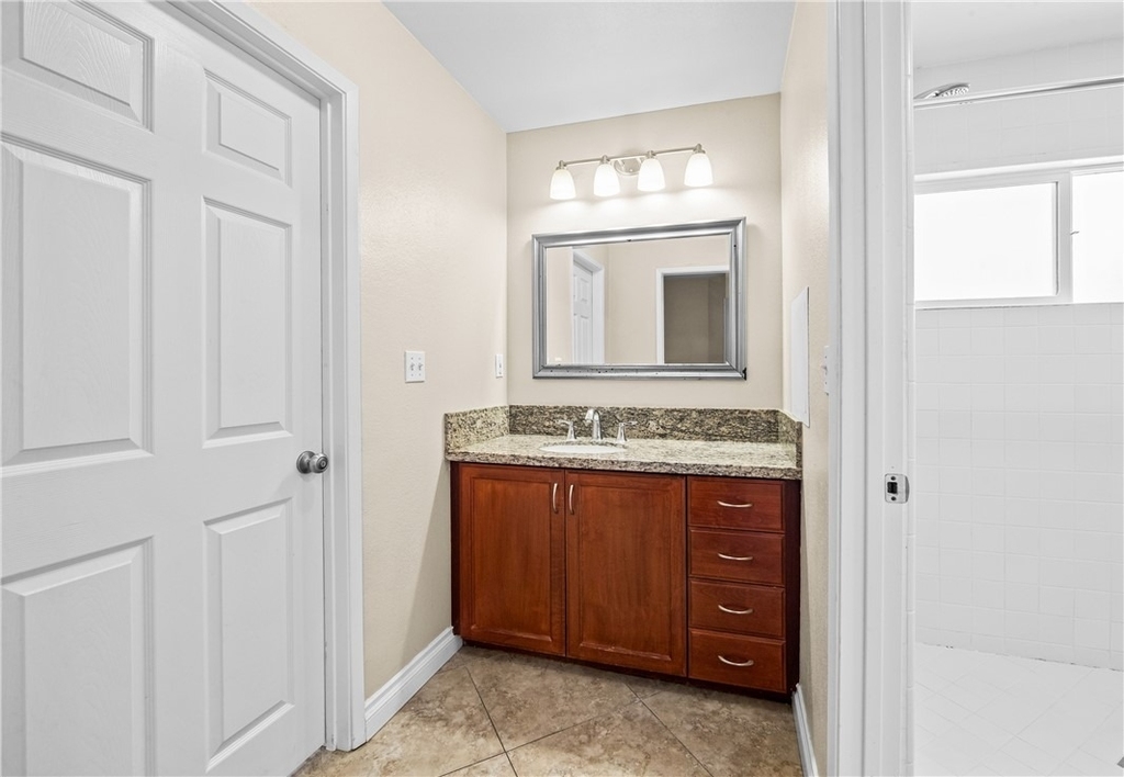542 N Waverly Street - Photo 43