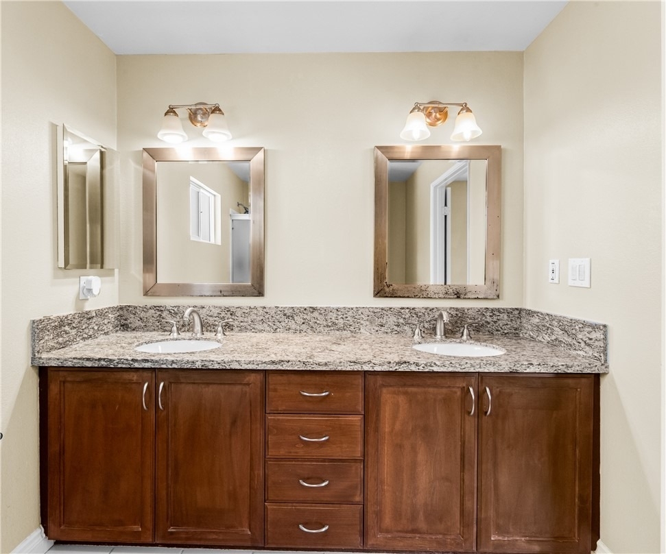 542 N Waverly Street - Photo 59