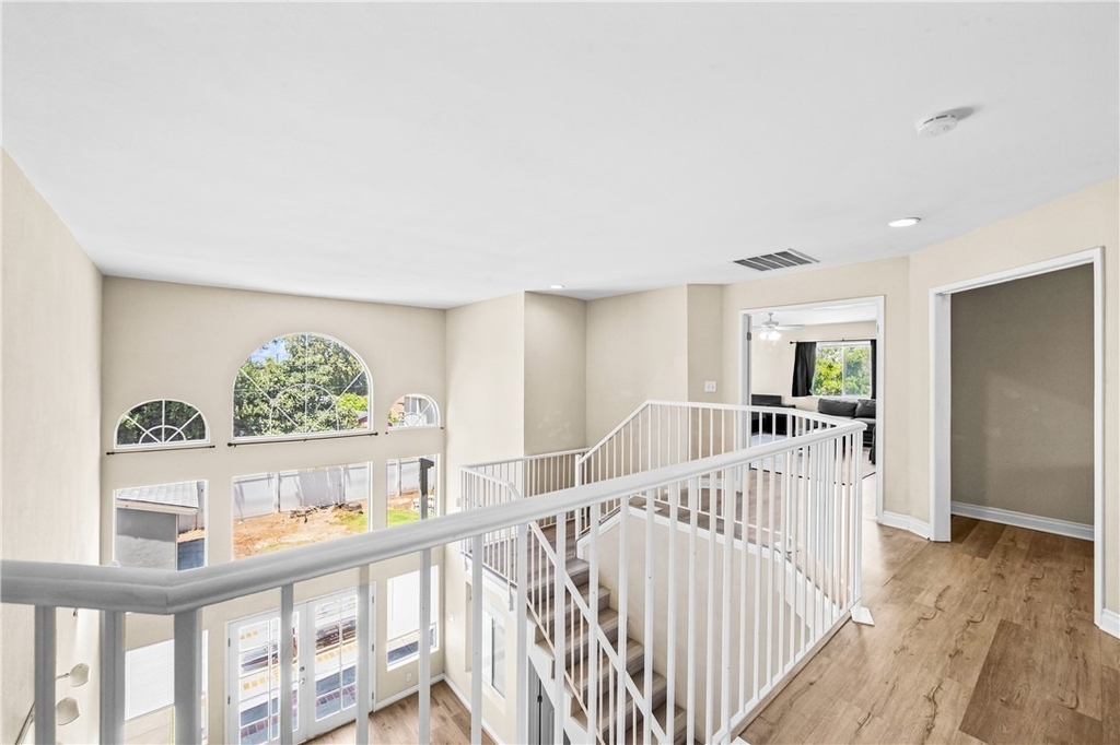 542 N Waverly Street - Photo 38