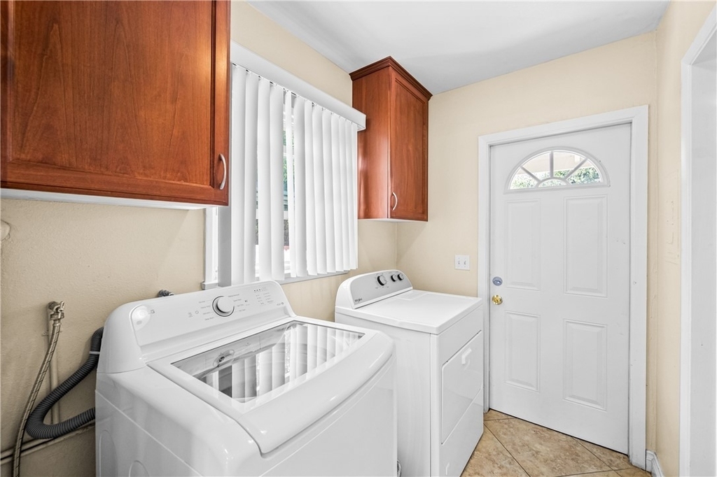 542 N Waverly Street - Photo 18