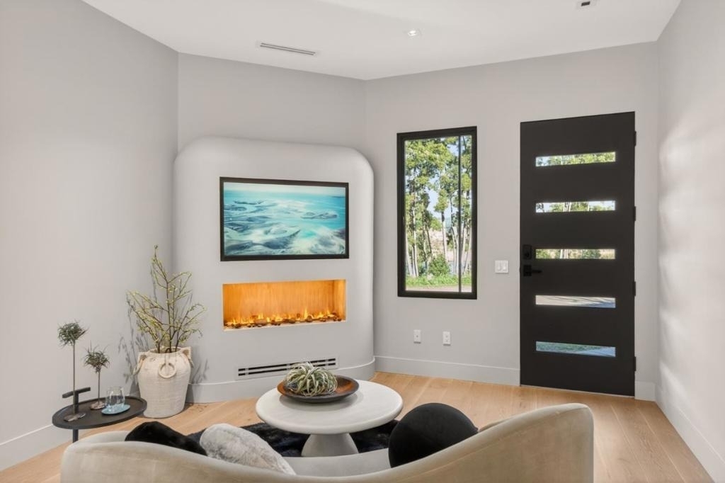 585 Riverside Drive - Photo 10
