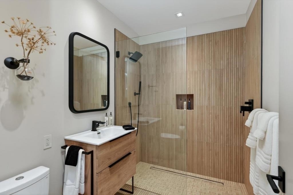 585 Riverside Drive - Photo 8
