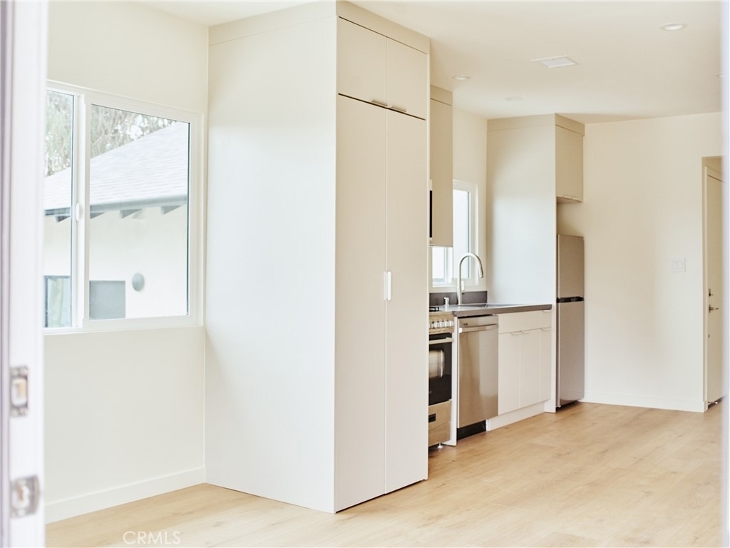 3741 Locke Avenue - Photo 3