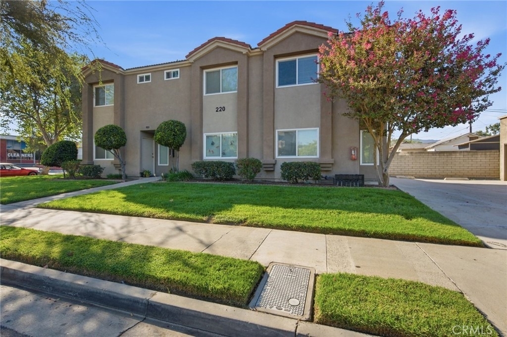 220 W 3rd - Photo 27