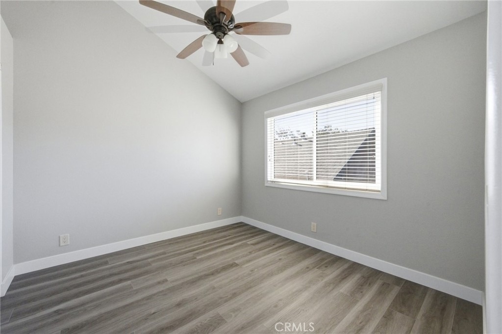 220 W 3rd - Photo 6