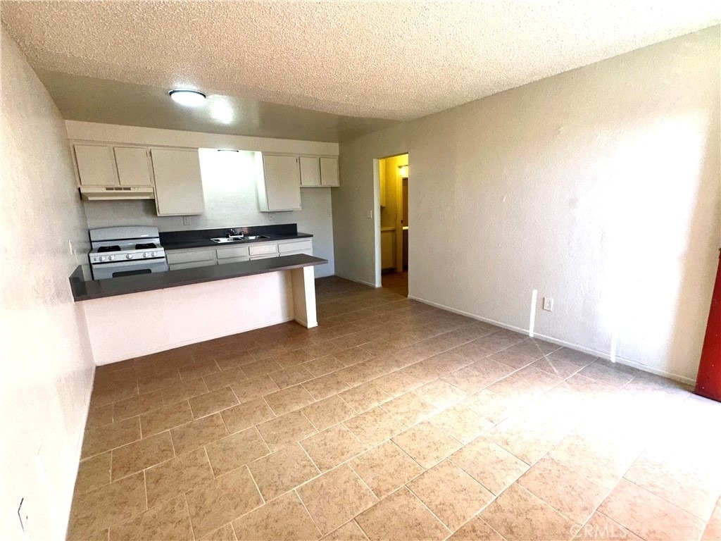 11661 11665 White Avenue - Photo 1