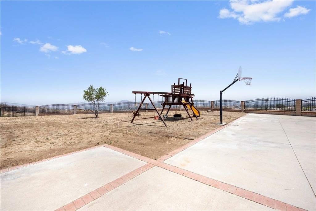 10703 Valley Drive - Photo 28