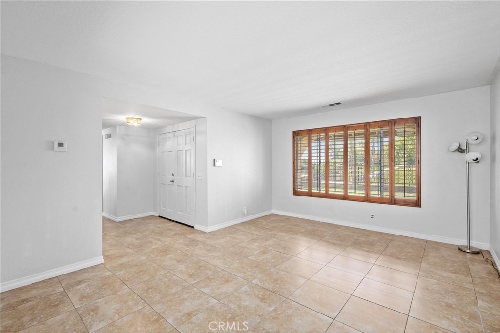 10703 Valley Drive - Photo 4