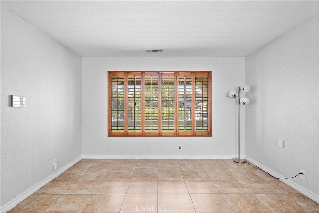 10703 Valley Drive - Photo 7
