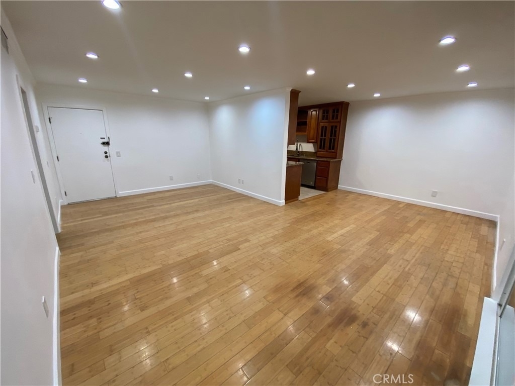 310 N Jackson Street - Photo 3