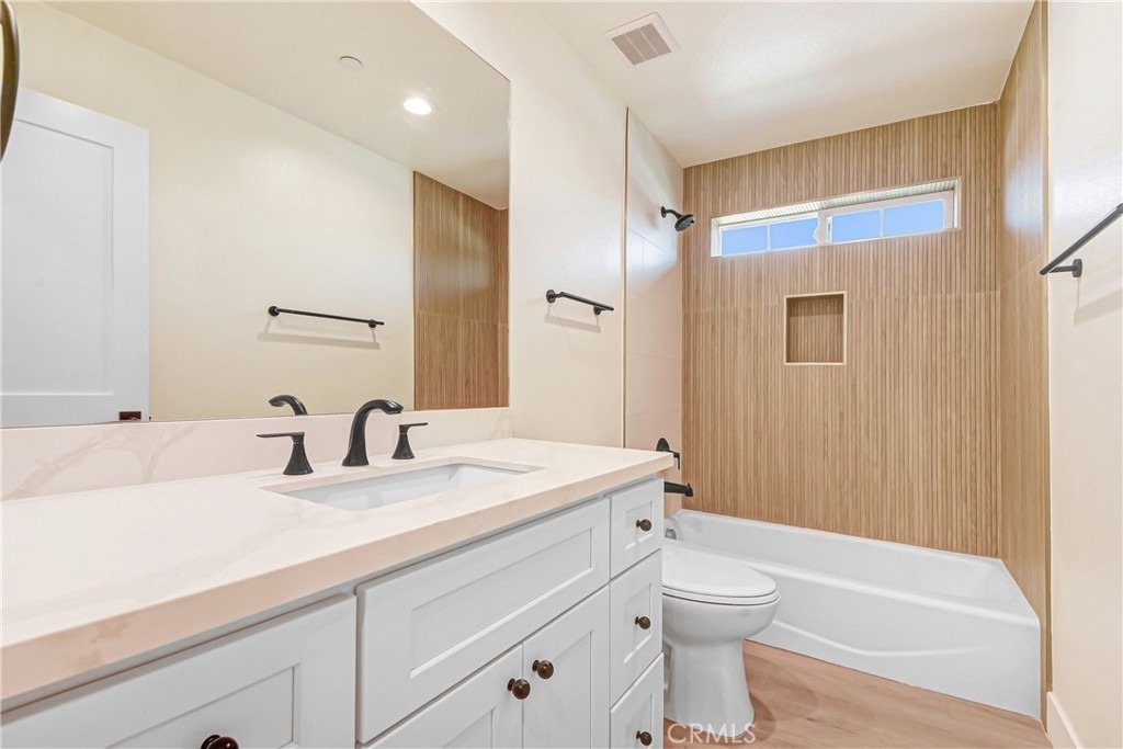 16385 Valencia Avenue - Photo 4