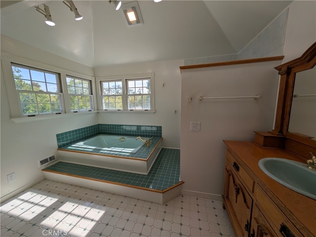 582 N Sunnyslope - Photo 49