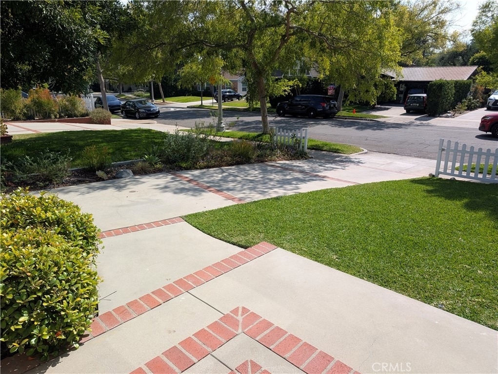 582 N Sunnyslope - Photo 2