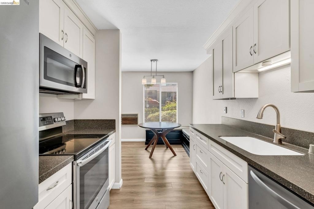 2562 Walnut Blvd. - Photo 7