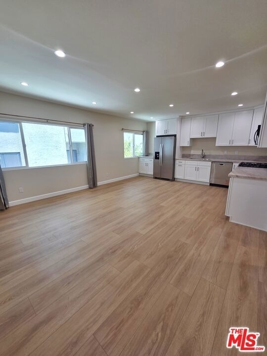 1449 Butler Ave - Photo 3
