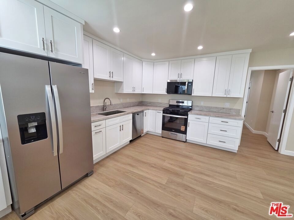 1449 Butler Ave - Photo 0