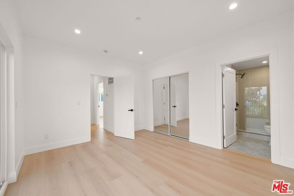 913 N Hobart Boulevard - Photo 10