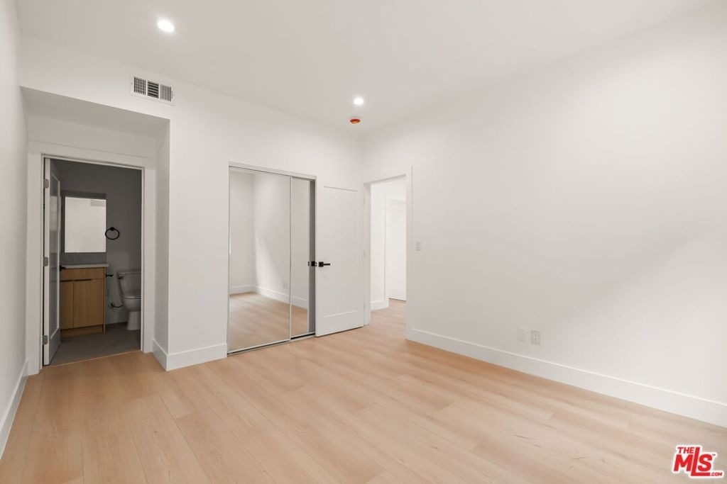 913 N Hobart Boulevard - Photo 13