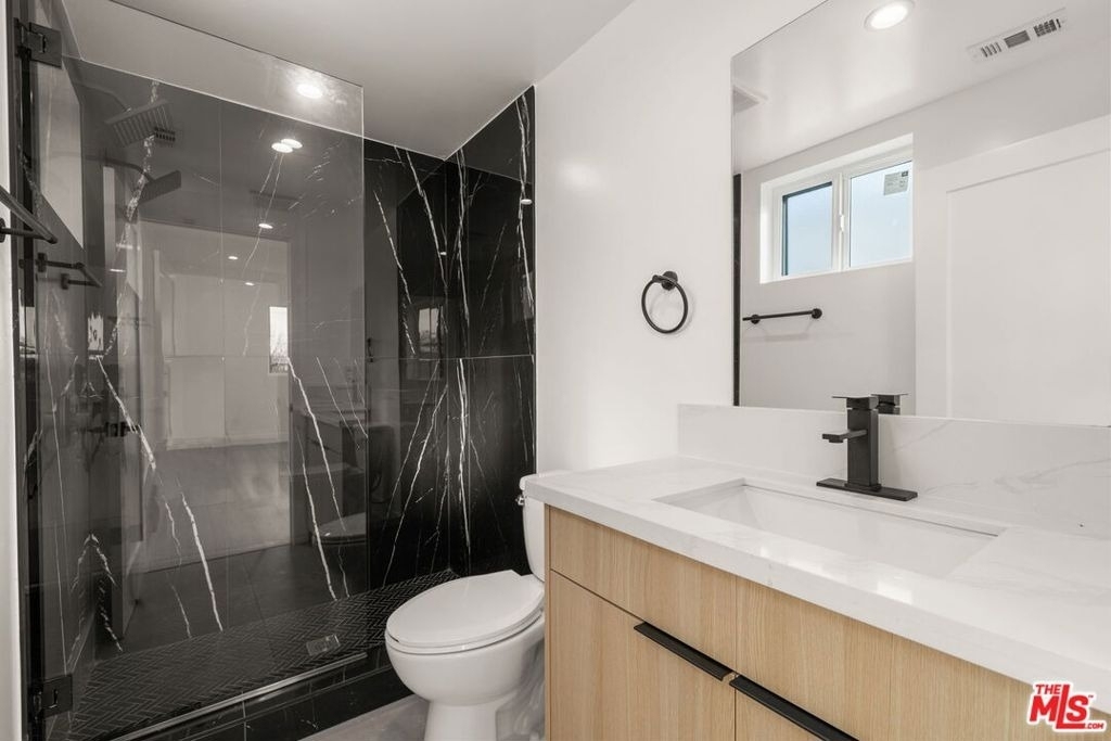913 N Hobart Boulevard - Photo 9