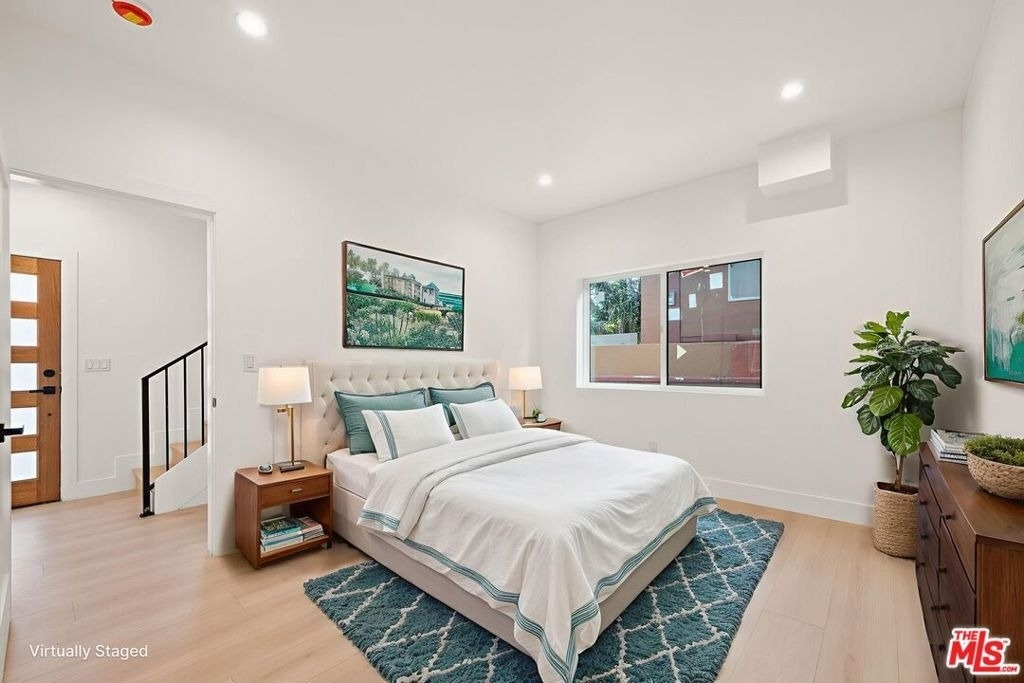 913 N Hobart Boulevard - Photo 15