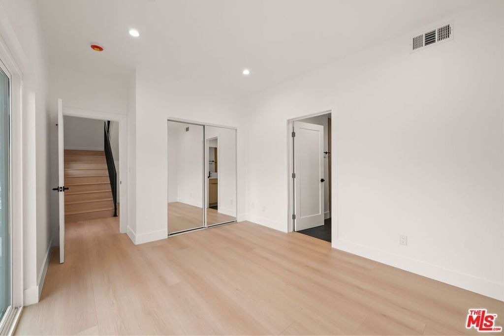 913 N Hobart Boulevard - Photo 17