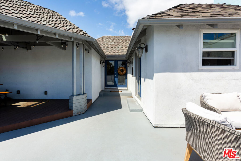 444 S Roxbury Drive - Photo 25