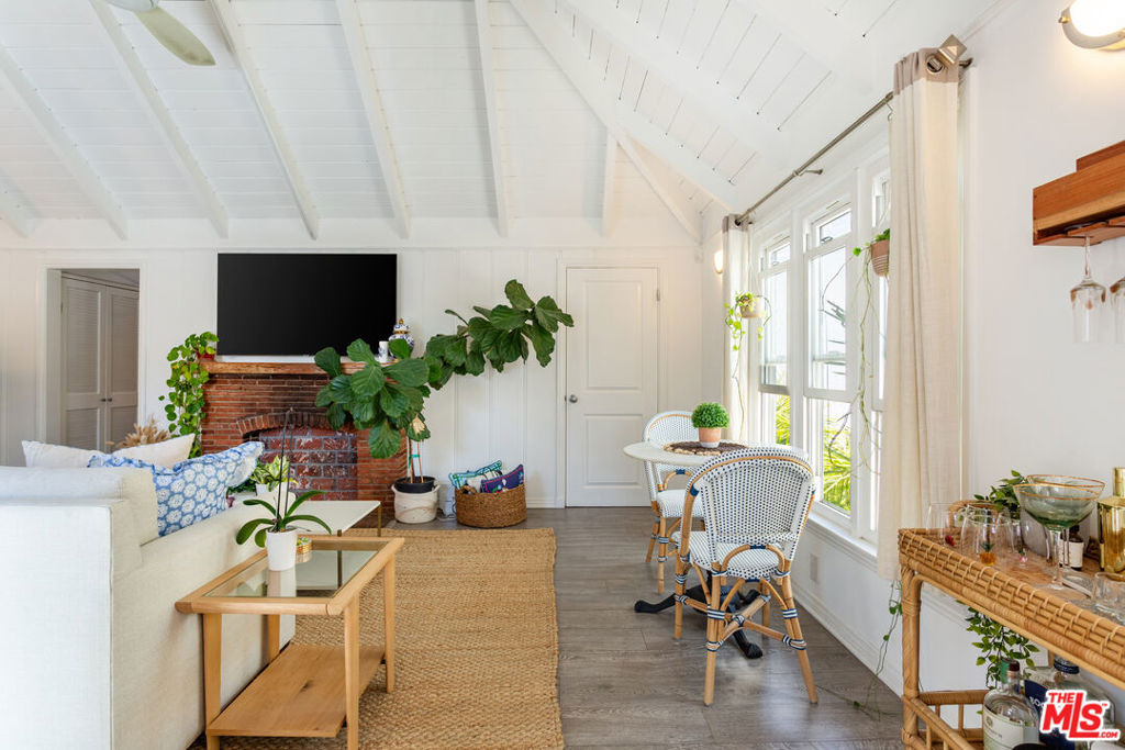 444 S Roxbury Drive - Photo 5