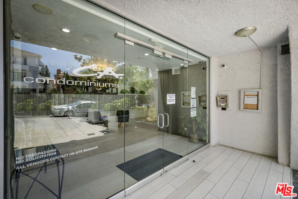10982 Roebling Avenue - Photo 3