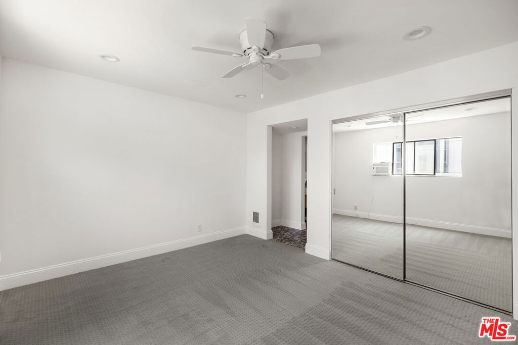 10982 Roebling Avenue - Photo 17