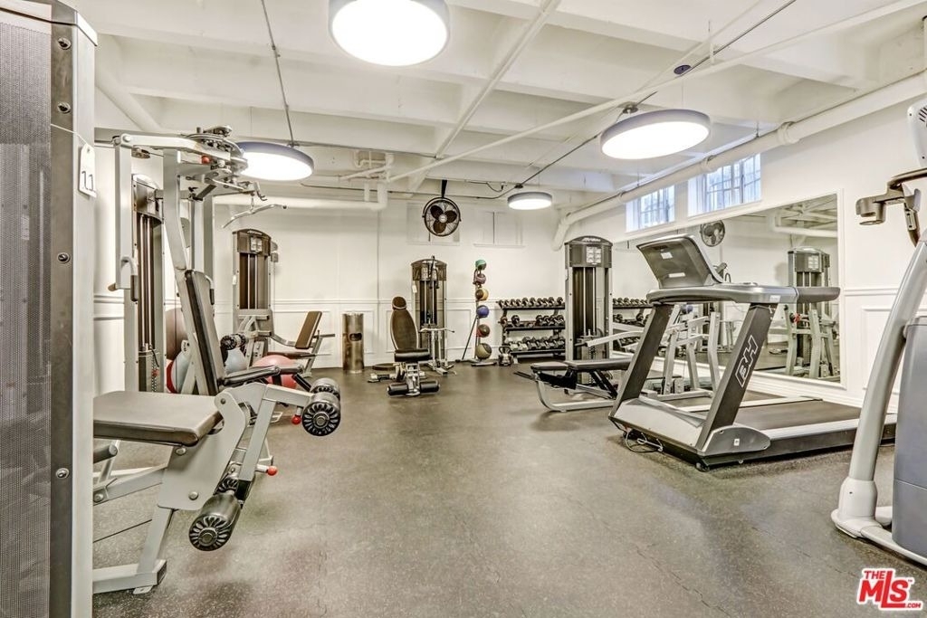 450 N Rossmore Avenue - Photo 8