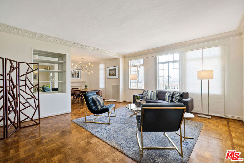 450 N Rossmore Avenue - Photo 2