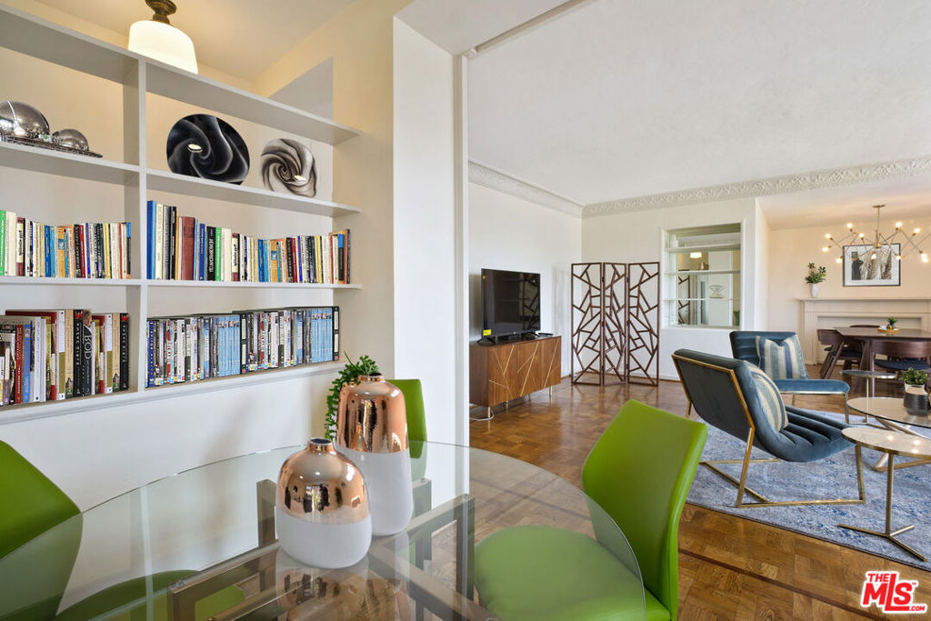 450 N Rossmore Avenue - Photo 3