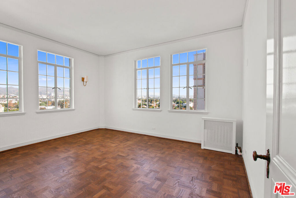450 N Rossmore Avenue - Photo 14