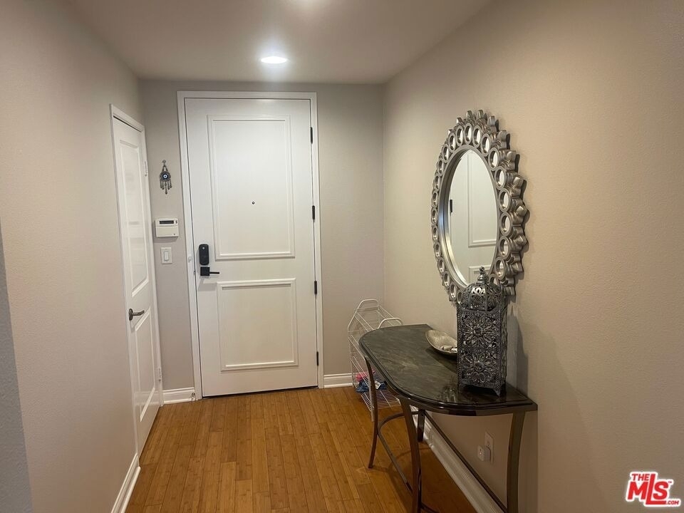 5625 Crescent Parkway - Photo 3