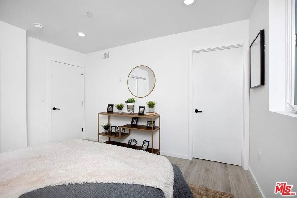 945 N Oxford Avenue - Photo 12