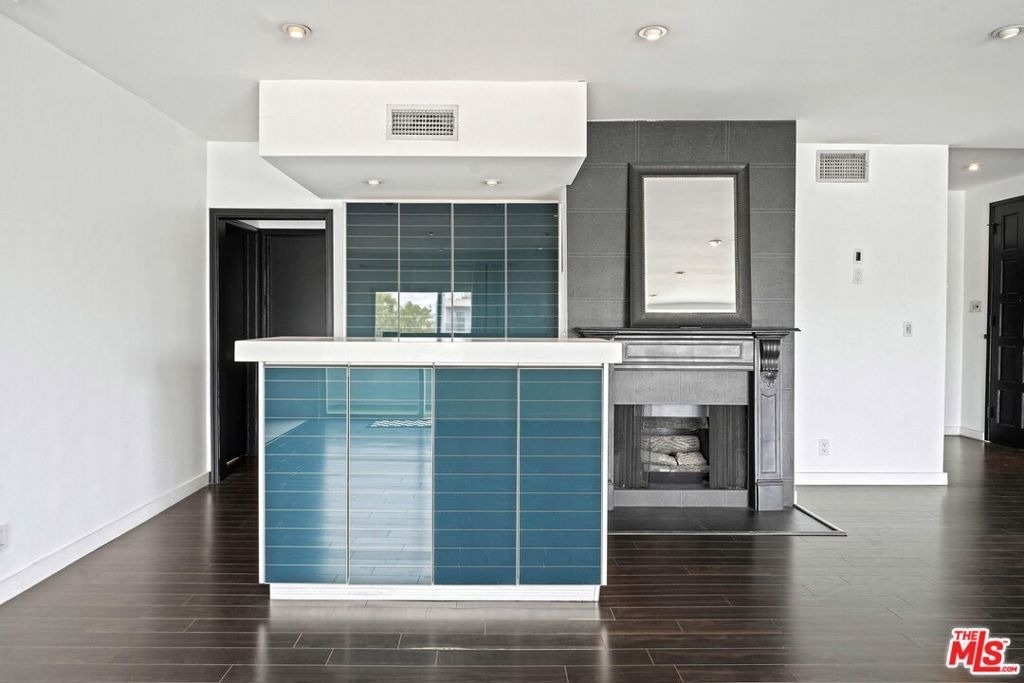 825 S Le Doux Road - Photo 3