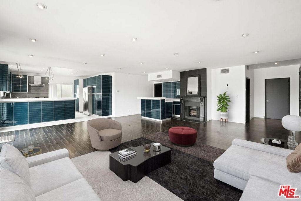 825 S Le Doux Road - Photo 0