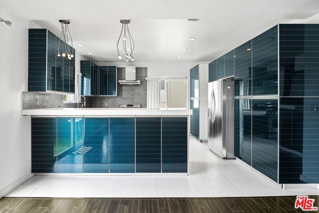 825 S Le Doux Road - Photo 4