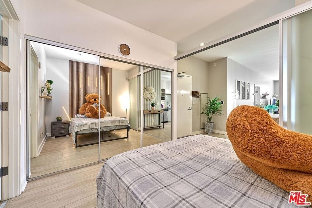 3810 Wilshire Boulevard - Photo 17