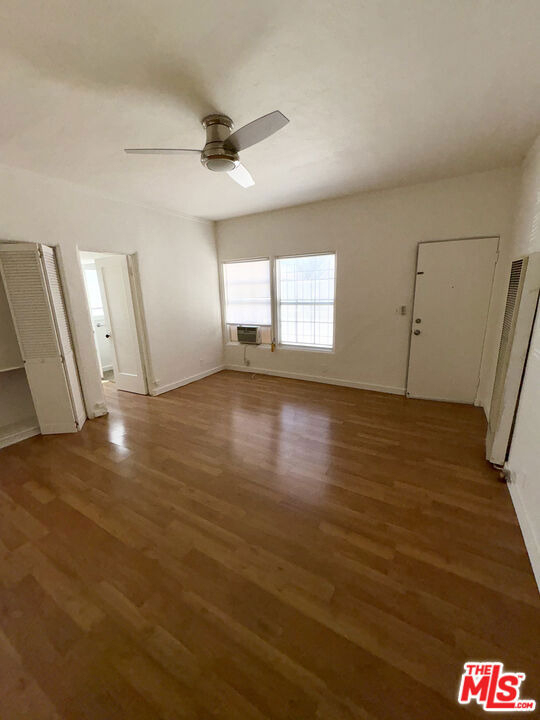 439 N Van Ness Avenue - Photo 2
