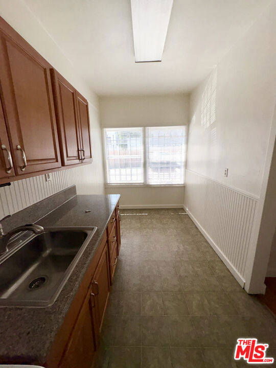 439 N Van Ness Avenue - Photo 4
