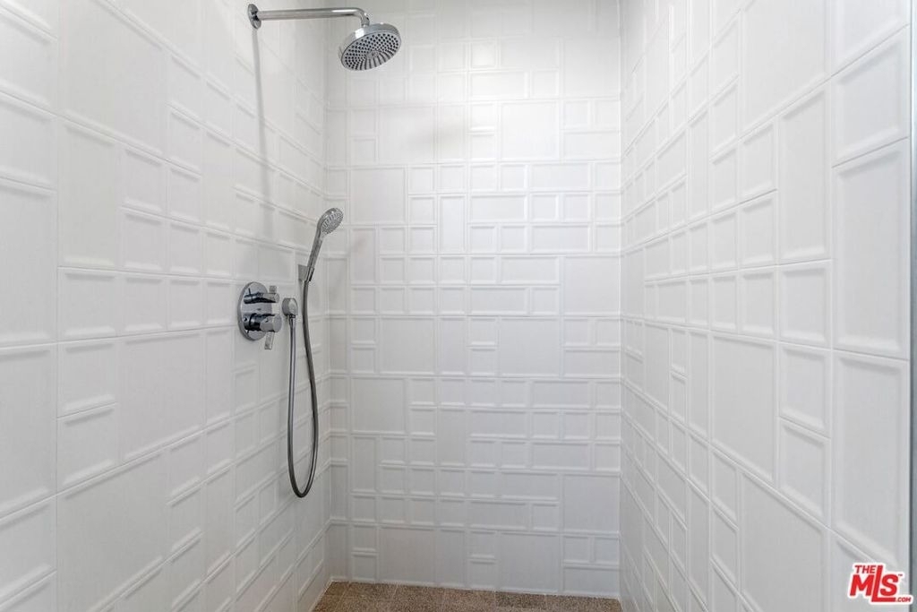 1827 Midvale Avenue - Photo 19