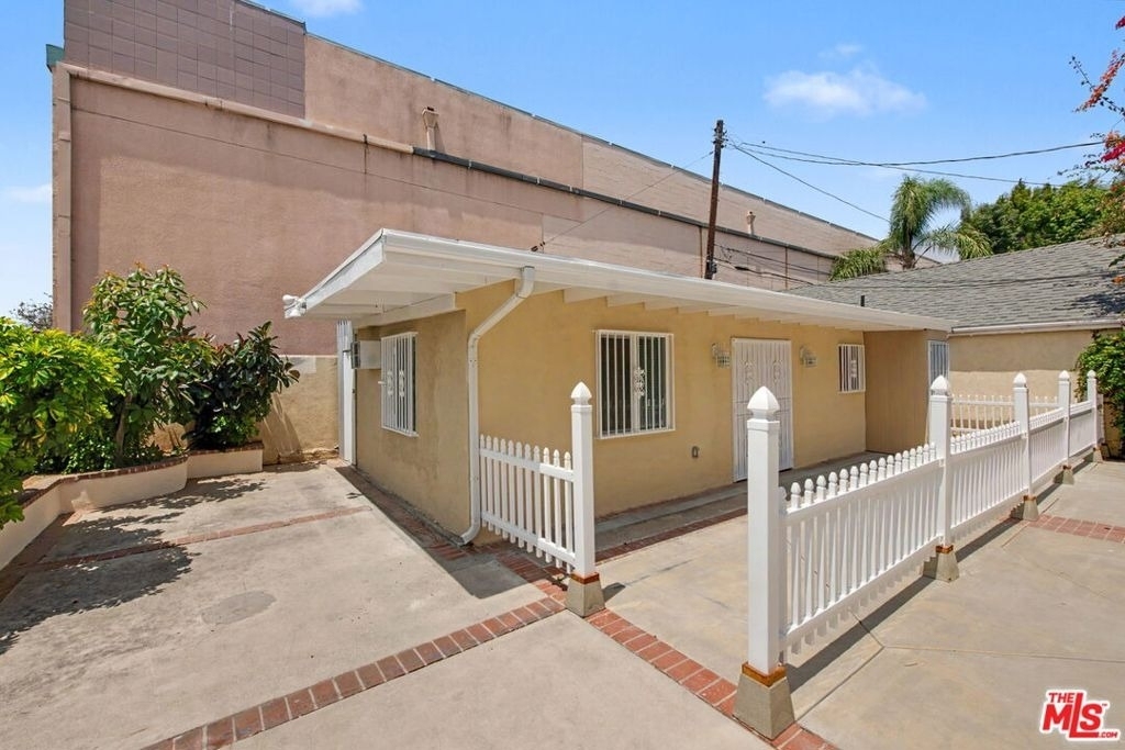 2153 Glendon Avenue - Photo 1