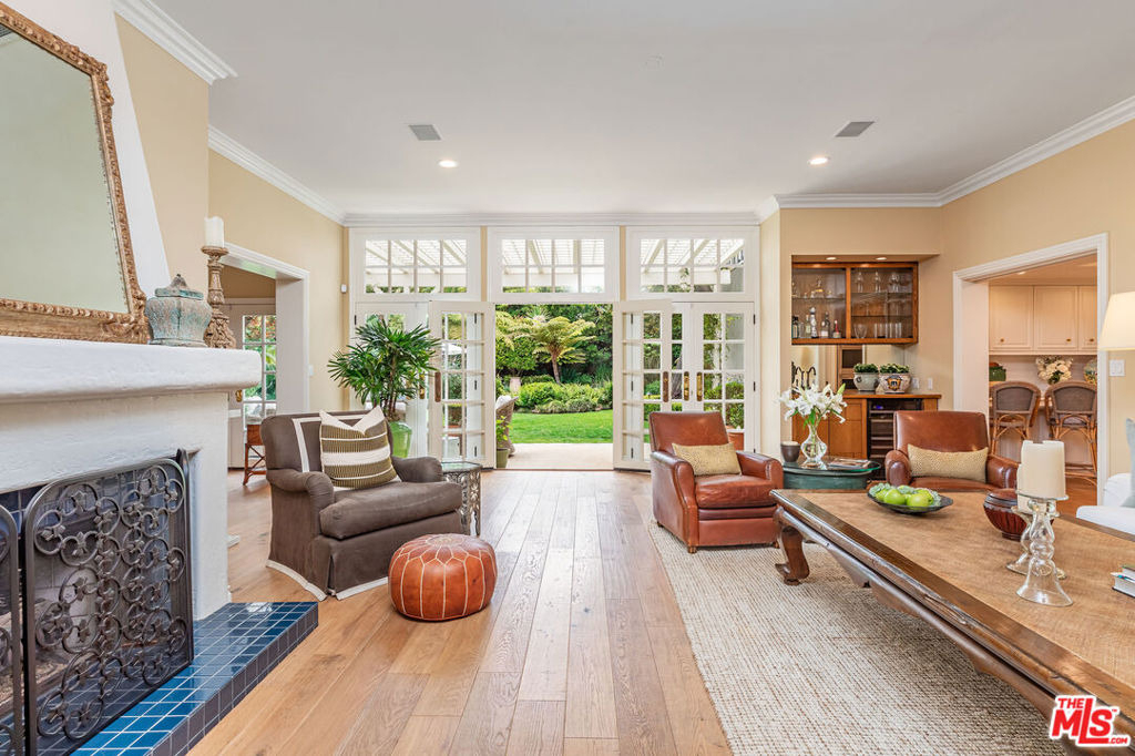 1185 Corsica Drive - Photo 4