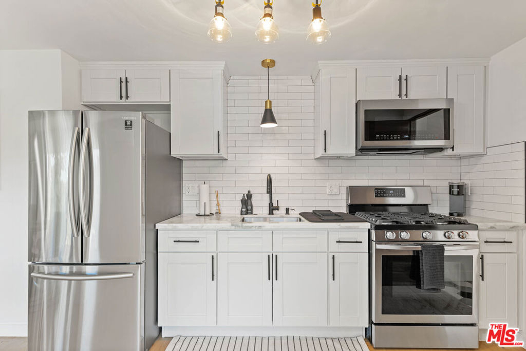 3775 Aloha Street - Photo 2