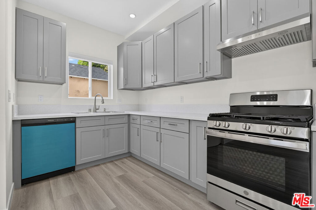 1809 N Avon Street - Photo 10
