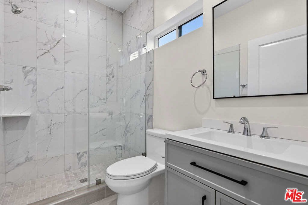 1809 N Avon Street - Photo 17